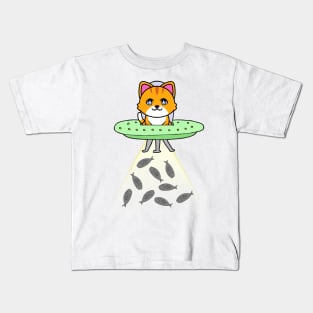 Funny orange Cat is flying a spaceship Kids T-Shirt